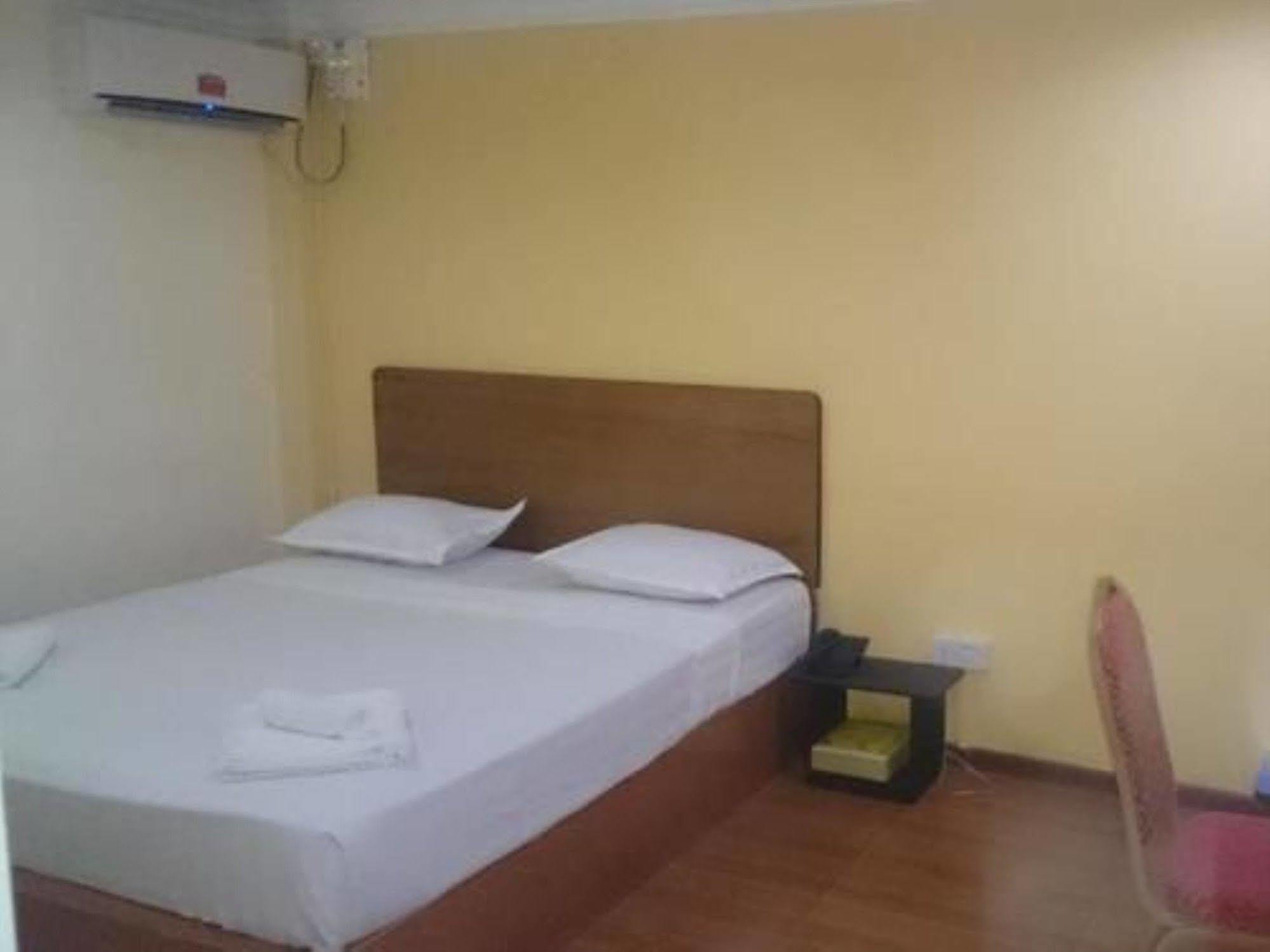 Silver Moon Hotel Yangon Exterior foto