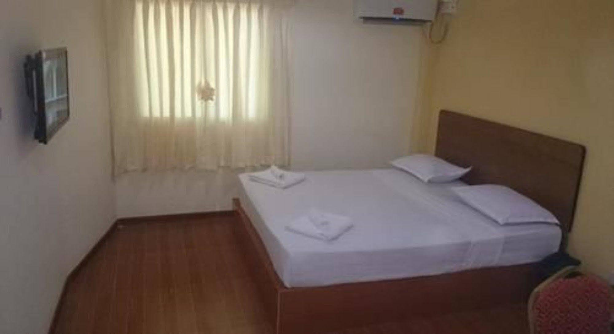 Silver Moon Hotel Yangon Exterior foto